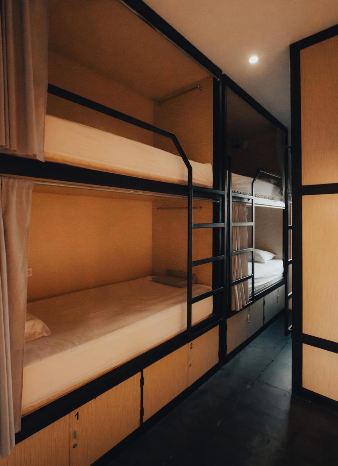 Penak Hostel Malioboro 요그야카르타 외부 사진